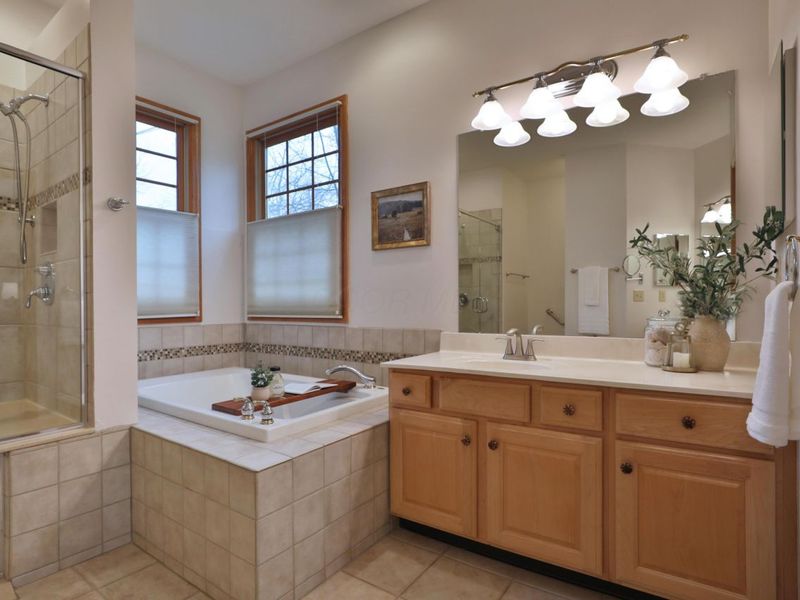 3827 Rockpointe Drive, Columbus, OH 43221 Photo 25