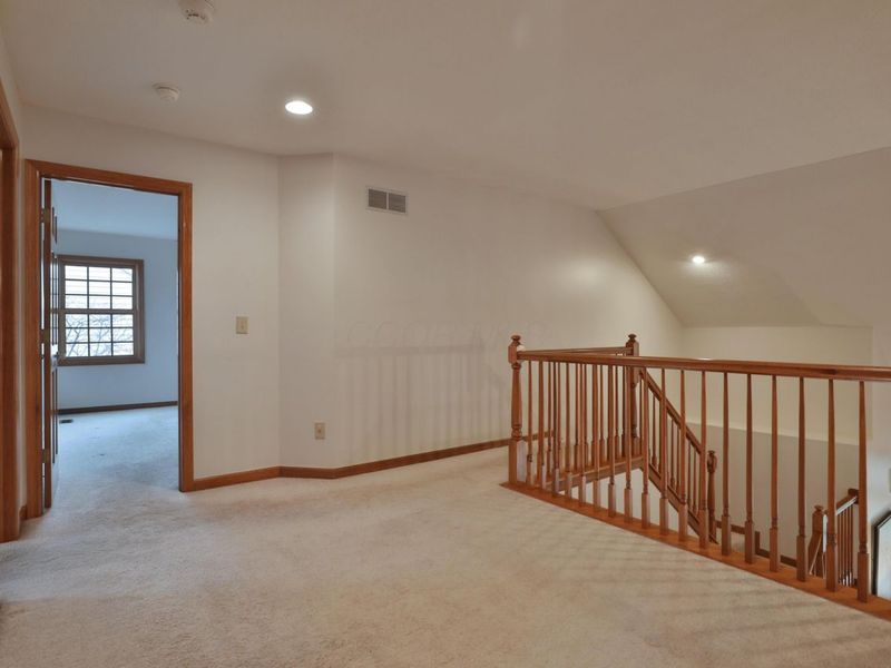 3827 Rockpointe Drive, Columbus, OH 43221 Photo 29