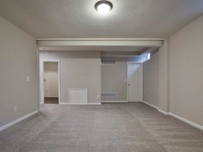 3827 Rockpointe Drive, Columbus, OH 43221 Photo 39