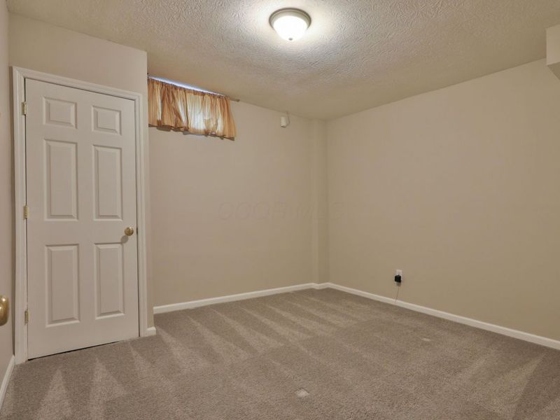 3827 Rockpointe Drive, Columbus, OH 43221 Photo 45