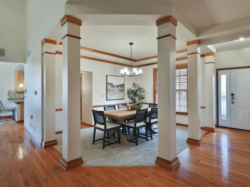 3827 Rockpointe Drive, Columbus, OH 43221 Photo 5