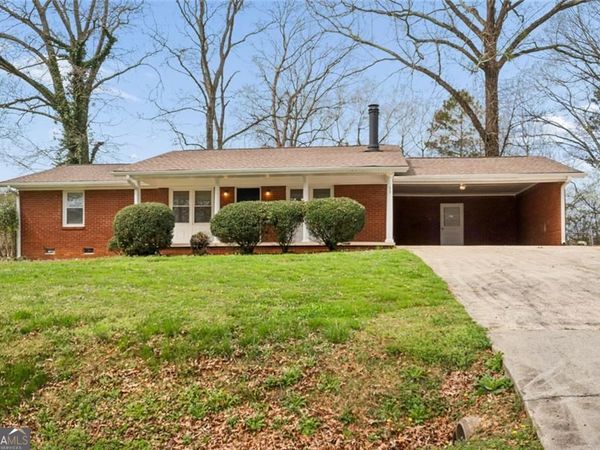 33 Skyline Drive SE, Cartersville, GA 30120