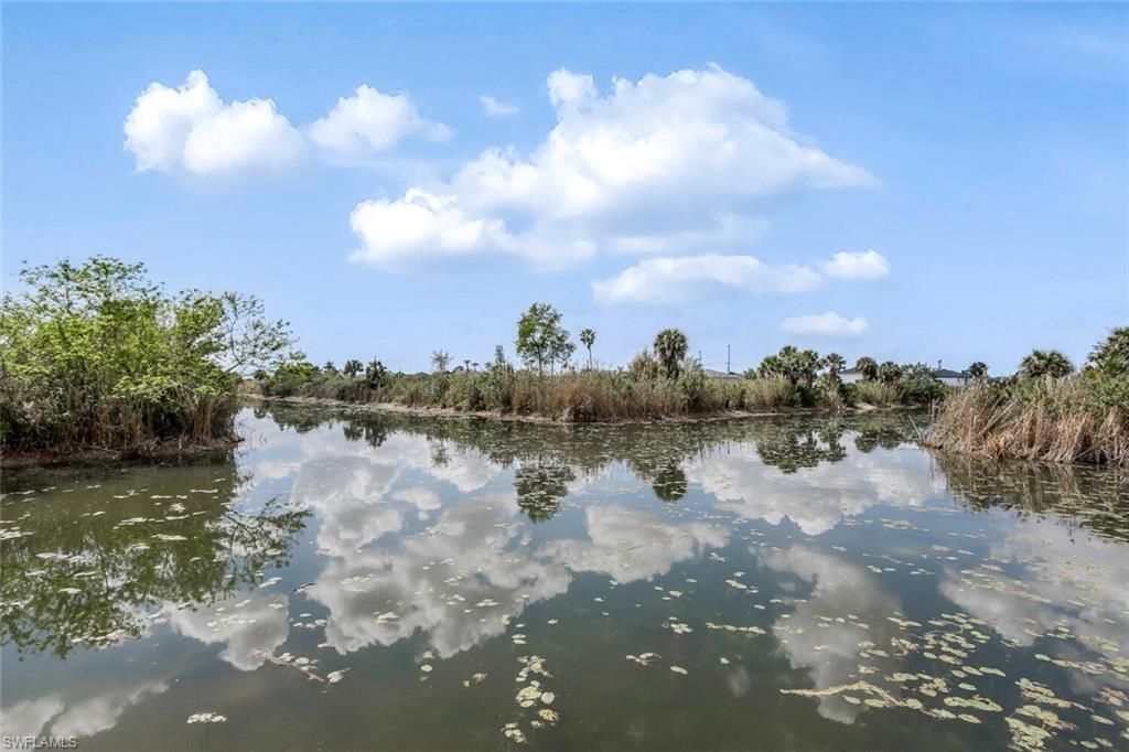 2714 NE 20th Ct, Cape Coral, FL 33909 Photo