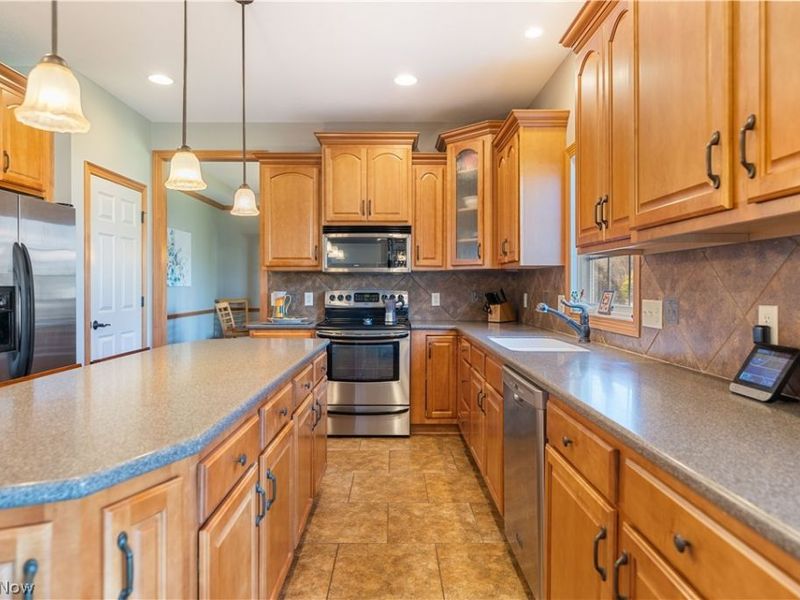 8811 Scotsbury Street NW, Massillon, OH 44646 Photo 10