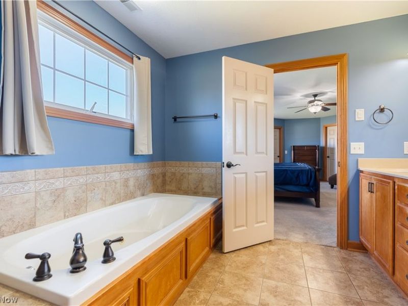 8811 Scotsbury Street NW, Massillon, OH 44646 Photo 36