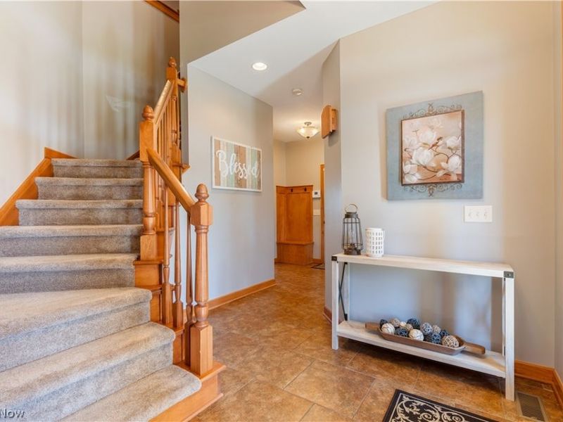 8811 Scotsbury Street NW, Massillon, OH 44646 Photo 4