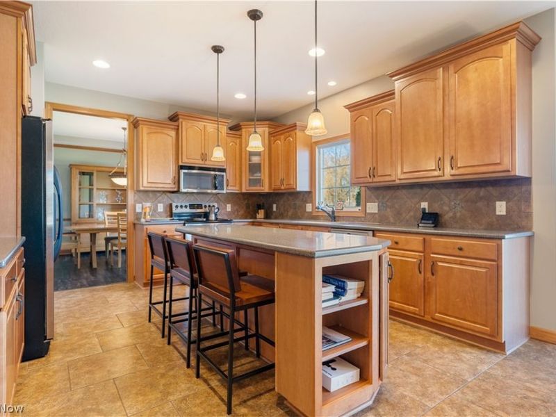 8811 Scotsbury Street NW, Massillon, OH 44646 Photo 8