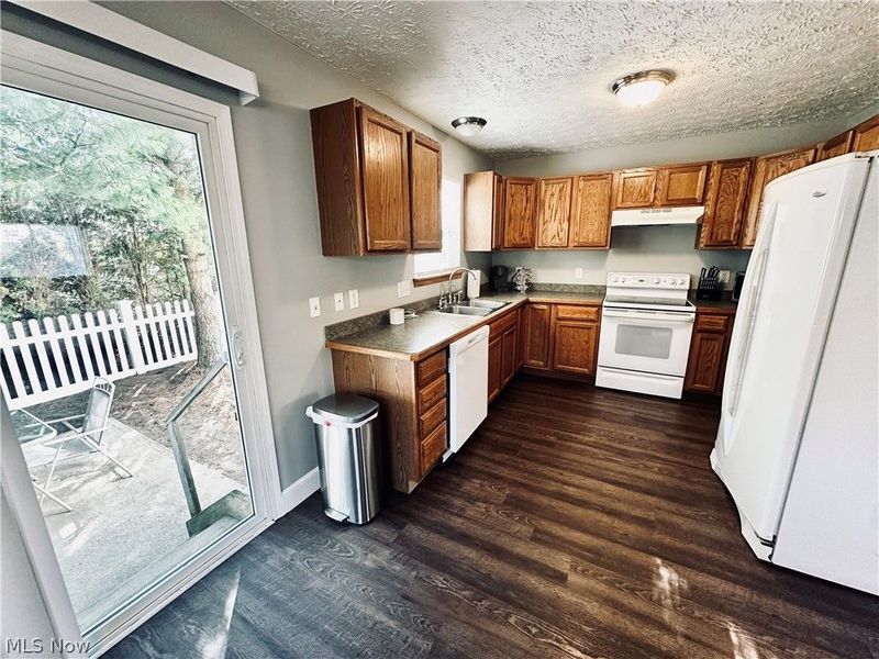 3200 Foxford Court, Lakemore, OH 44312 Photo 4