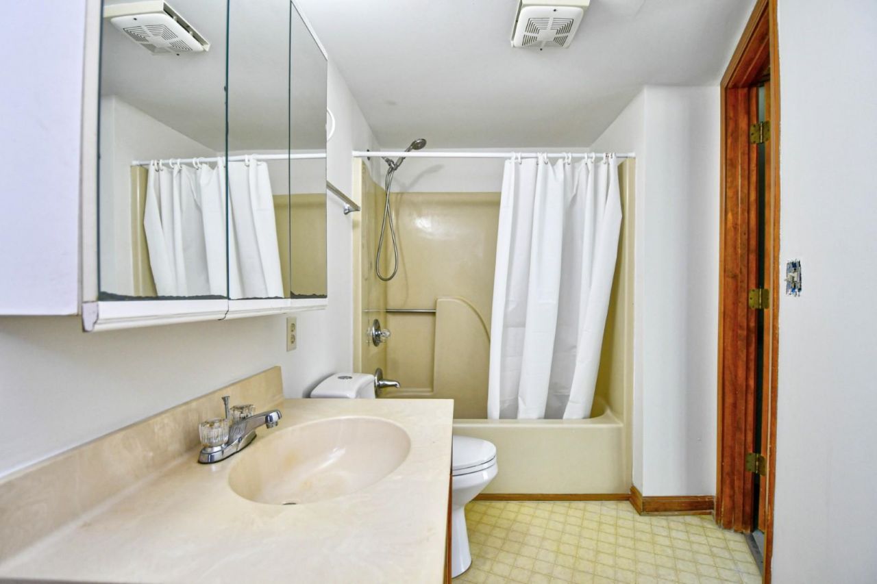 742 Tall Oaks Ct. Photo 15