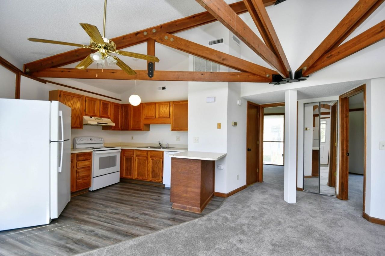 742 Tall Oaks Ct. Photo 7