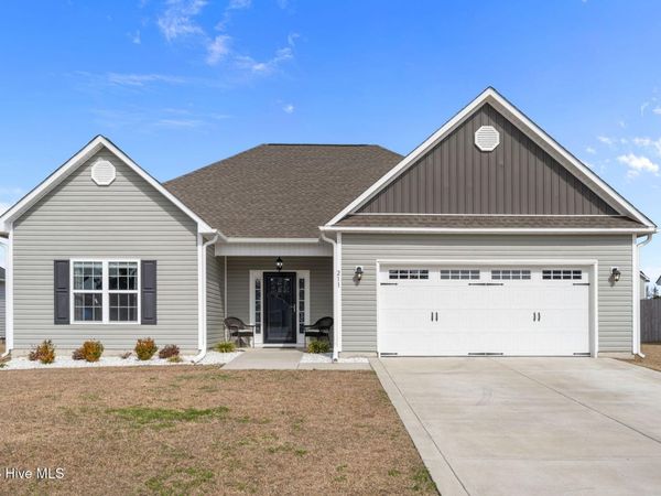 211 Moonstone Court, Jacksonville, NC 28546