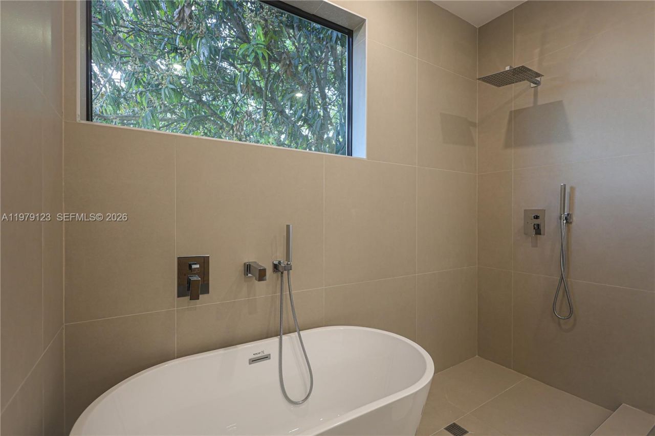 5802 NW 5th Av , Miami, FL 33127 Photo