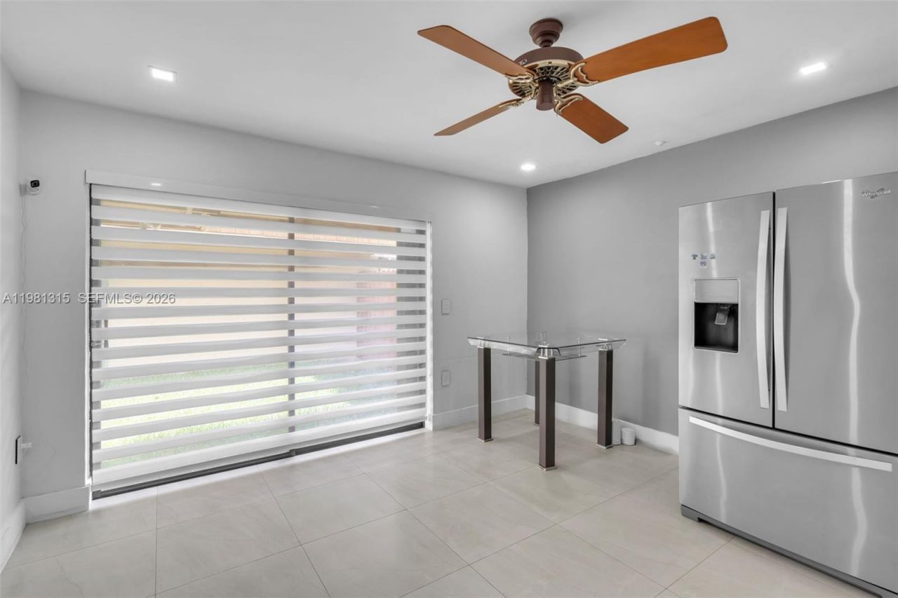 19951 NE 10th Place Way, Miami, FL 33179 Photo