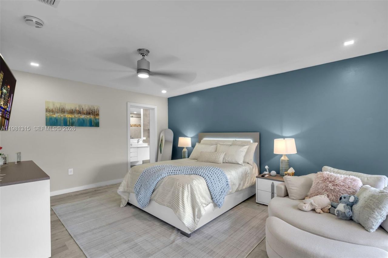 19951 NE 10th Place Way, Miami, FL 33179 Photo