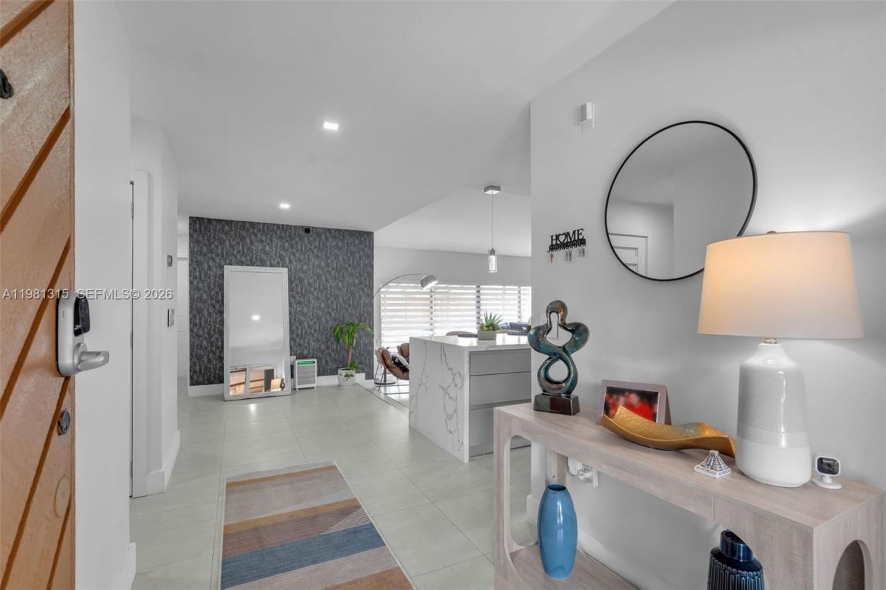 19951 NE 10th Place Way , Miami, FL 33179 Photo