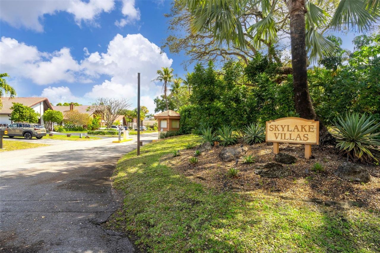 19951 NE 10th Place Way, Miami, FL 33179 Photo