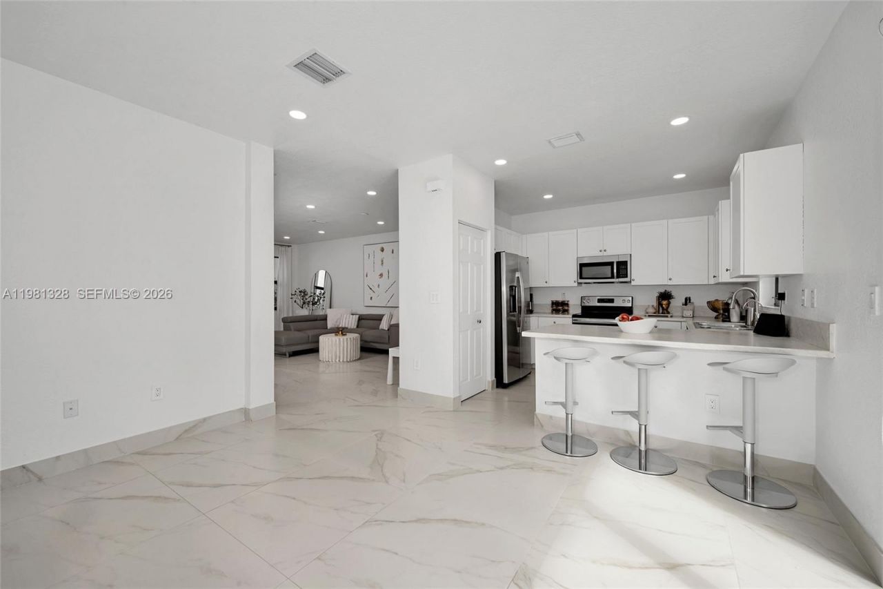 3438 W 104th Ter , Hialeah, FL 33018 Photo