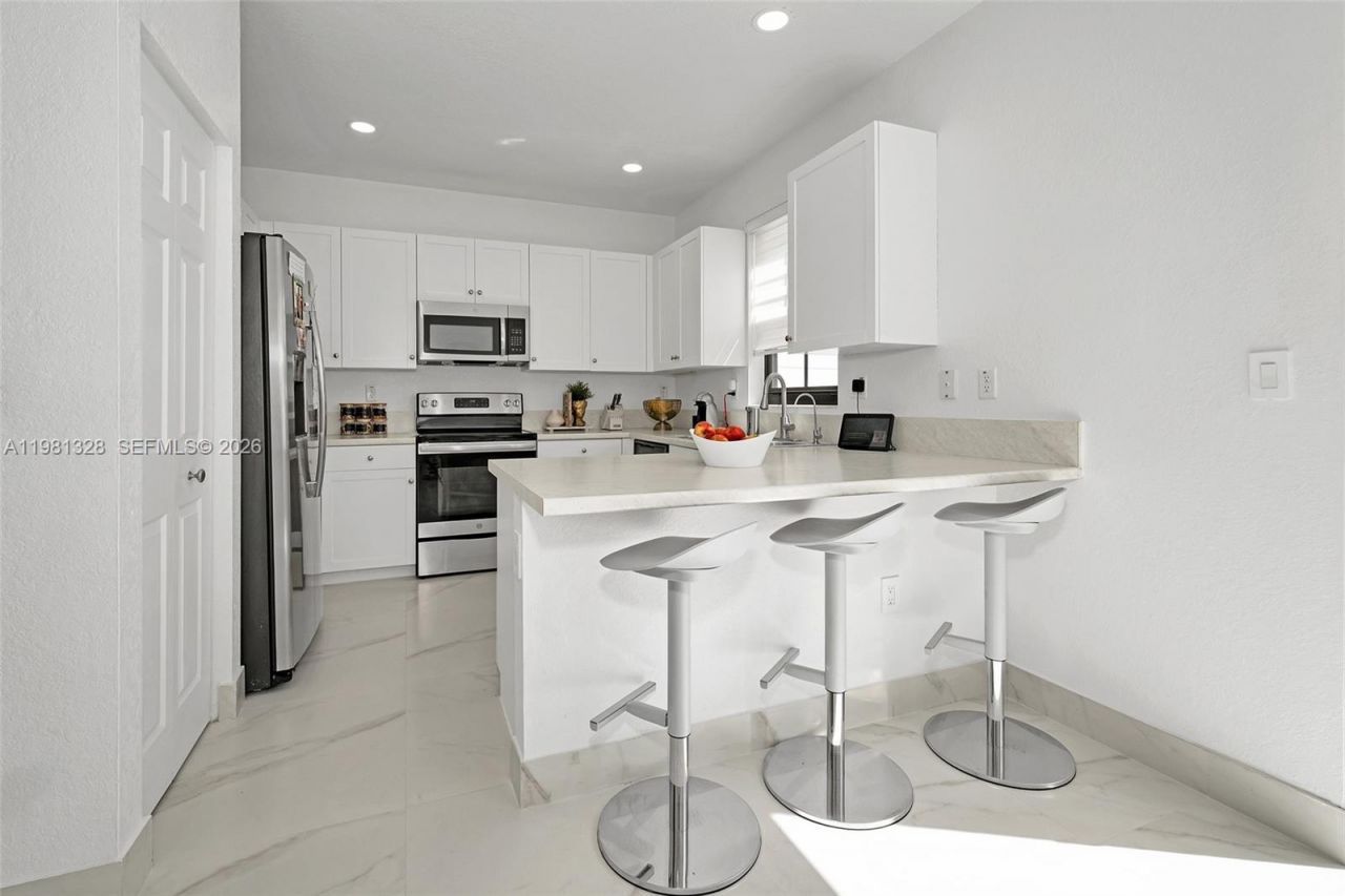 3438 W 104th Ter , Hialeah, FL 33018 Photo