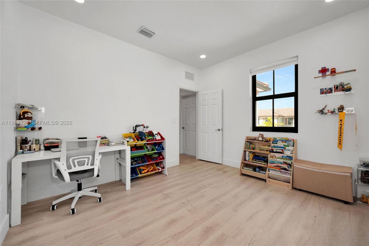 3438 W 104th Ter , Hialeah, FL 33018 Photo