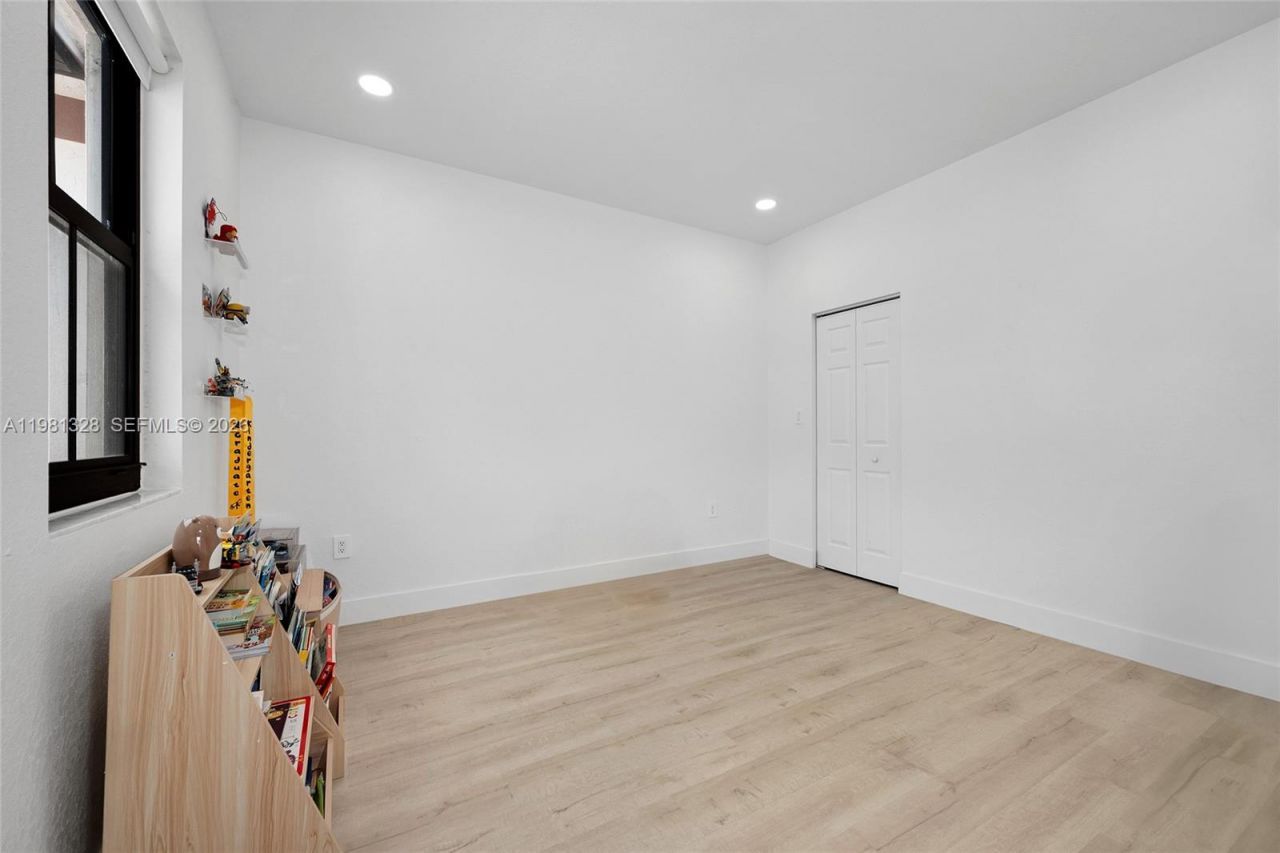 3438 W 104th Ter , Hialeah, FL 33018 Photo