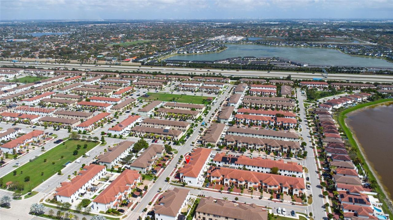 3438 W 104th Ter , Hialeah, FL 33018 Photo