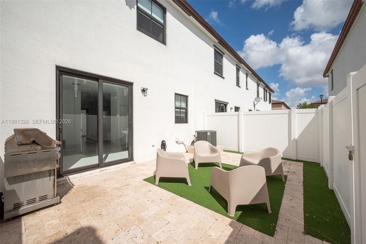 3438 W 104th Ter , Hialeah, FL 33018 Photo