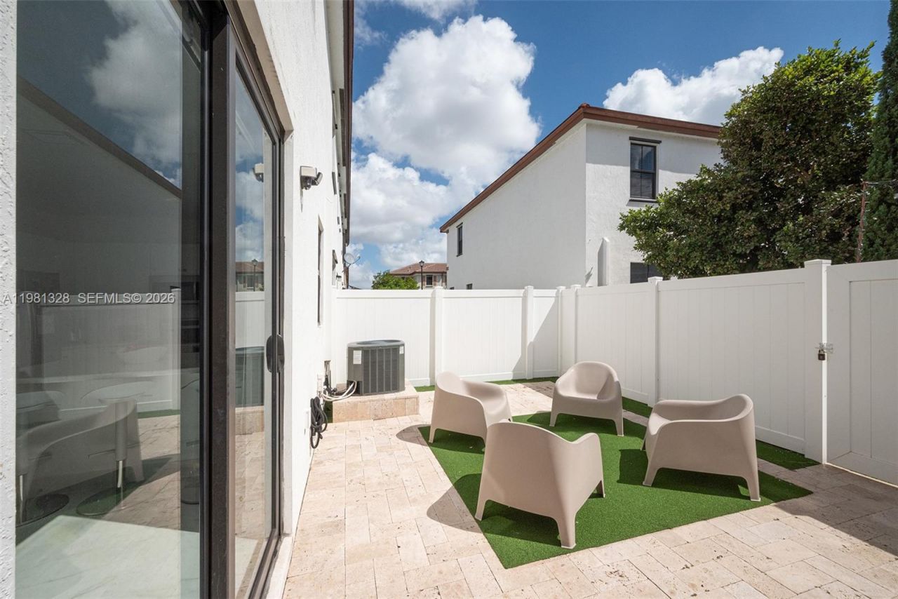 3438 W 104th Ter , Hialeah, FL 33018 Photo