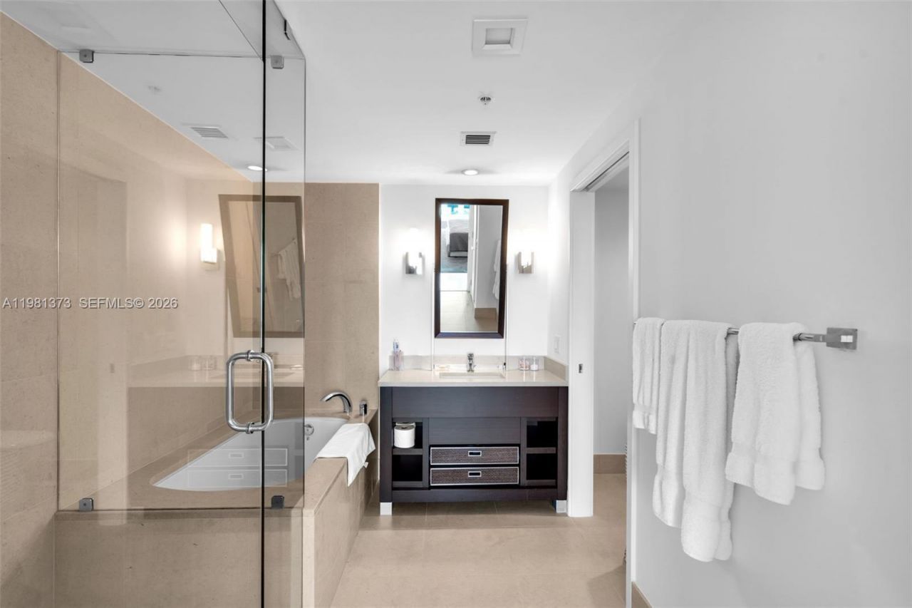 6899 Collins Ave , Unit 1602, Miami Beach, FL 33141 Photo