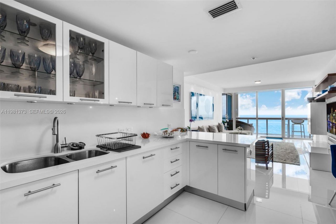 6899 Collins Ave , Unit 1602, Miami Beach, FL 33141 Photo