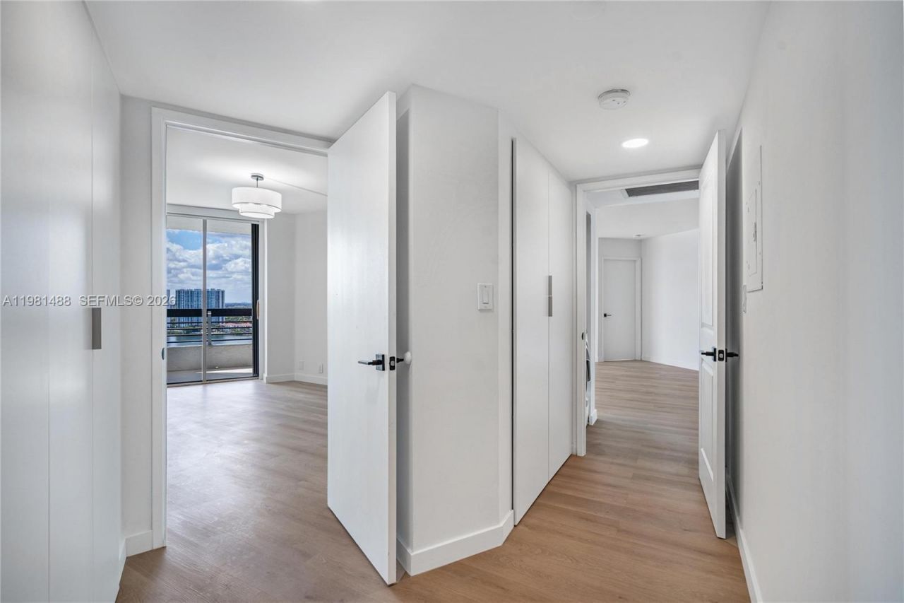 19101 NE 36th Ct , Unit 2604, Aventura, FL 33180 Photo