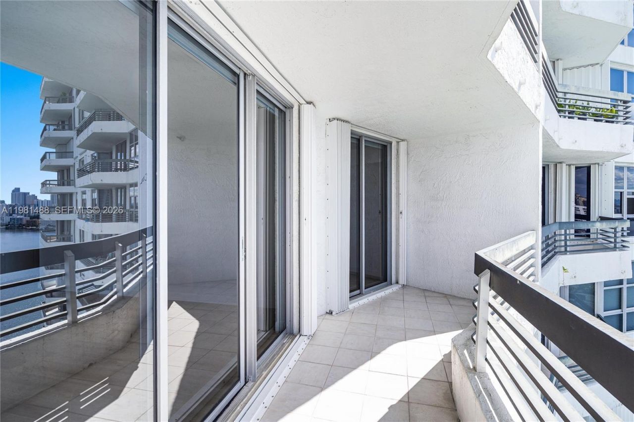 19101 NE 36th Ct , Unit 2604, Aventura, FL 33180 Photo