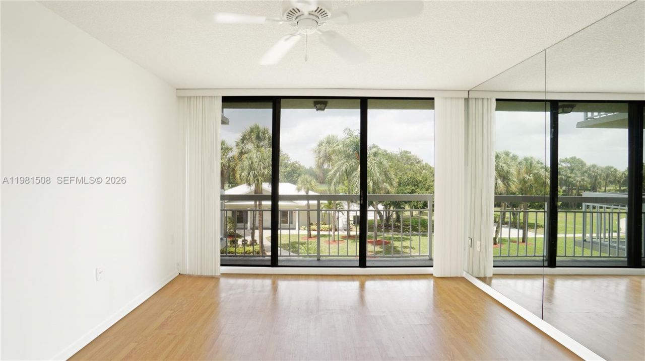 2761 Village Blvd, Unit 304, West Palm Beach, FL 33409 Photo