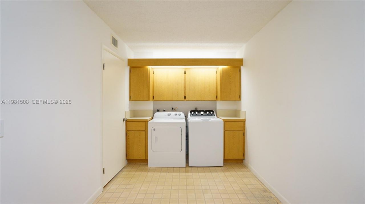 2761 Village Blvd, Unit 304, West Palm Beach, FL 33409 Photo