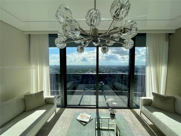 1000 Brickell Plaza, Unit 4410, Miami, FL 33131