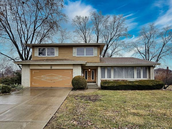 1831 N Rolling Lane, Arlington Heights, IL 60004