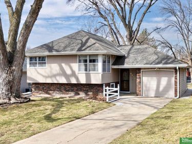 9544 Sprague Street , Omaha, NE 68134