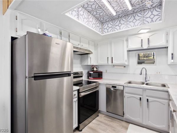 4291 Sanderling Circle, Unit 124, Las Vegas, NV 89103