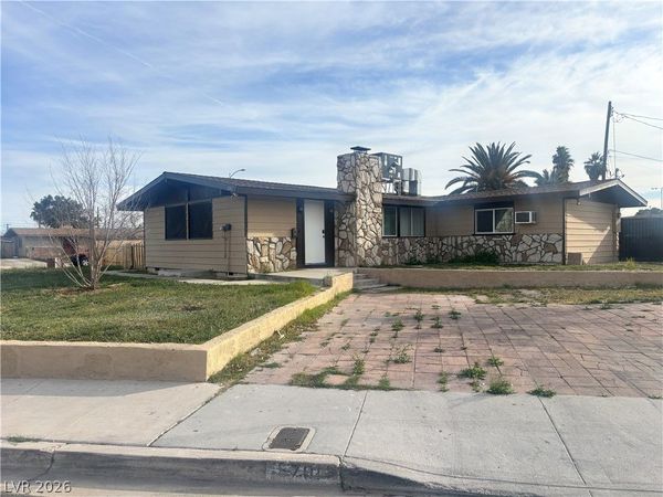 5701 Idle Avenue , Las Vegas, NV 89107