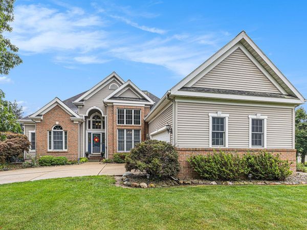 4849 Indian Creek Drive, Jackson, MI 49201