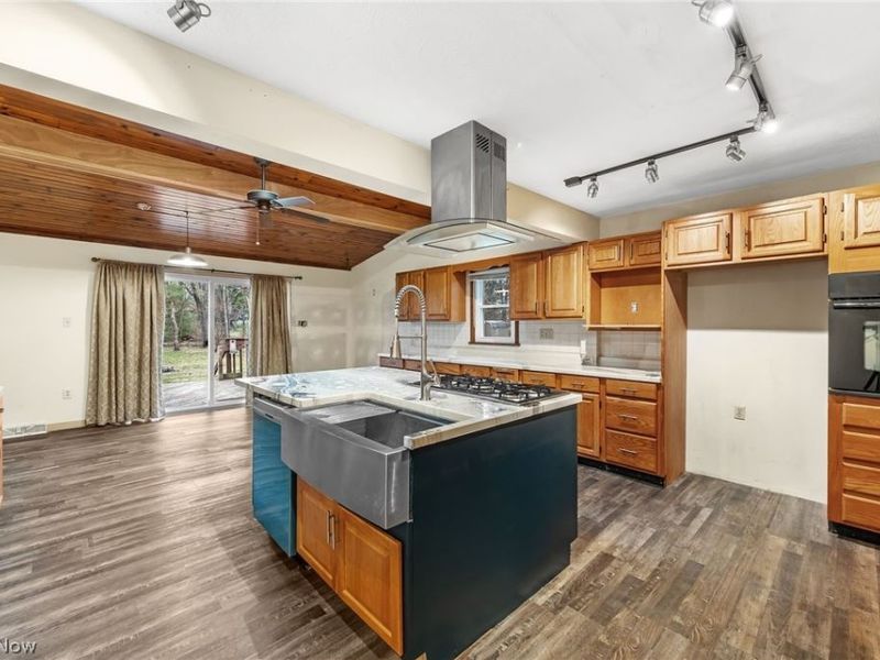 3290 NW Sweitzer Street NW, Uniontown, OH 44685 Photo 7