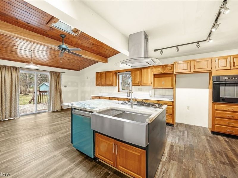 3290 NW Sweitzer Street NW, Uniontown, OH 44685 Photo 8