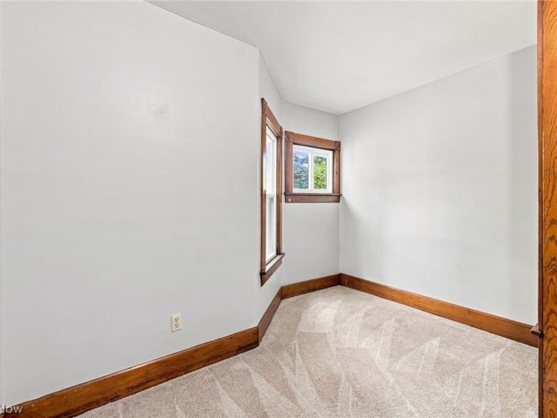 1303 Castle Avenue, Cleveland, OH 44113 Photo 11