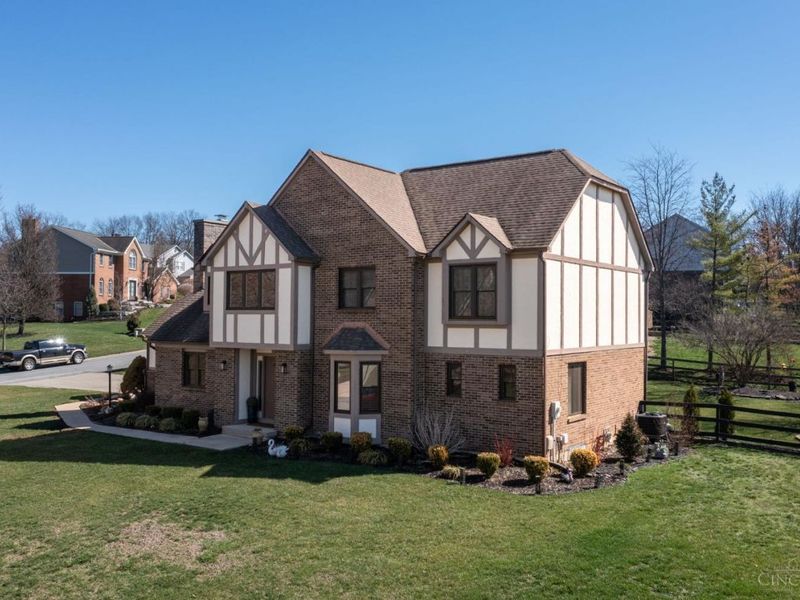 5445 Pine Vista Court, West Chester, OH 45069 Photo 4