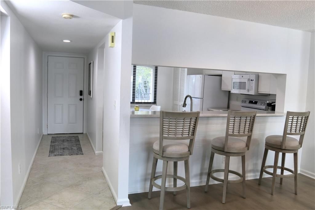 5708 Deauville Cir, Unit J203, Naples, FL 34112 Photo