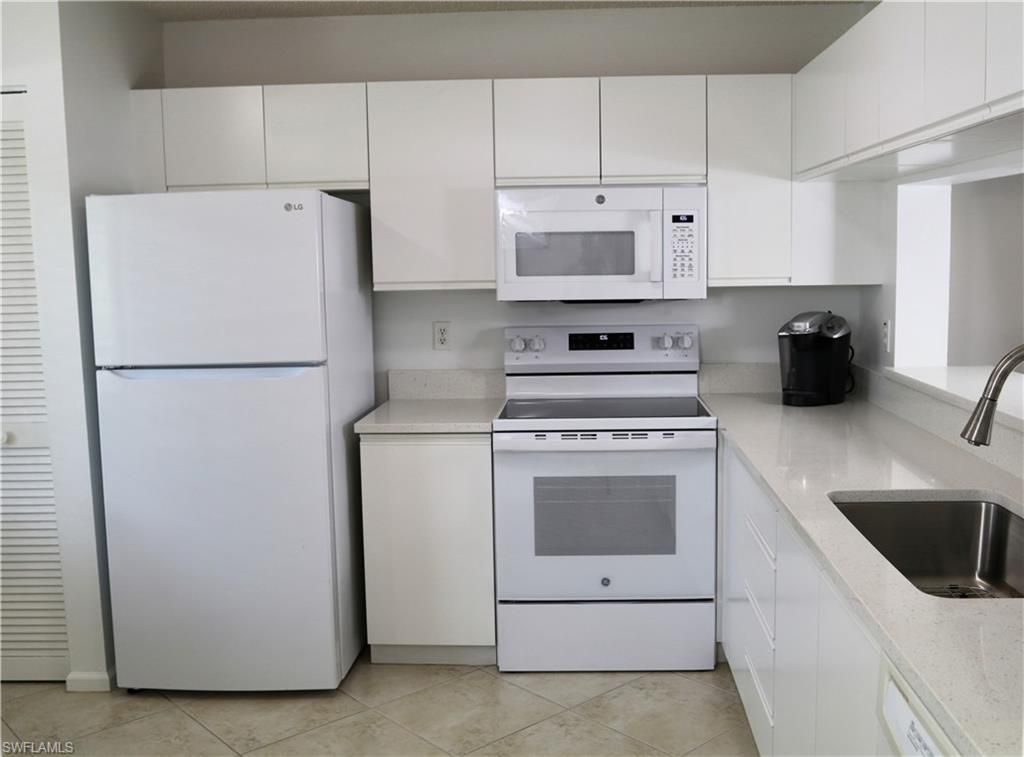 5708 Deauville Cir, Unit J203, Naples, FL 34112 Photo