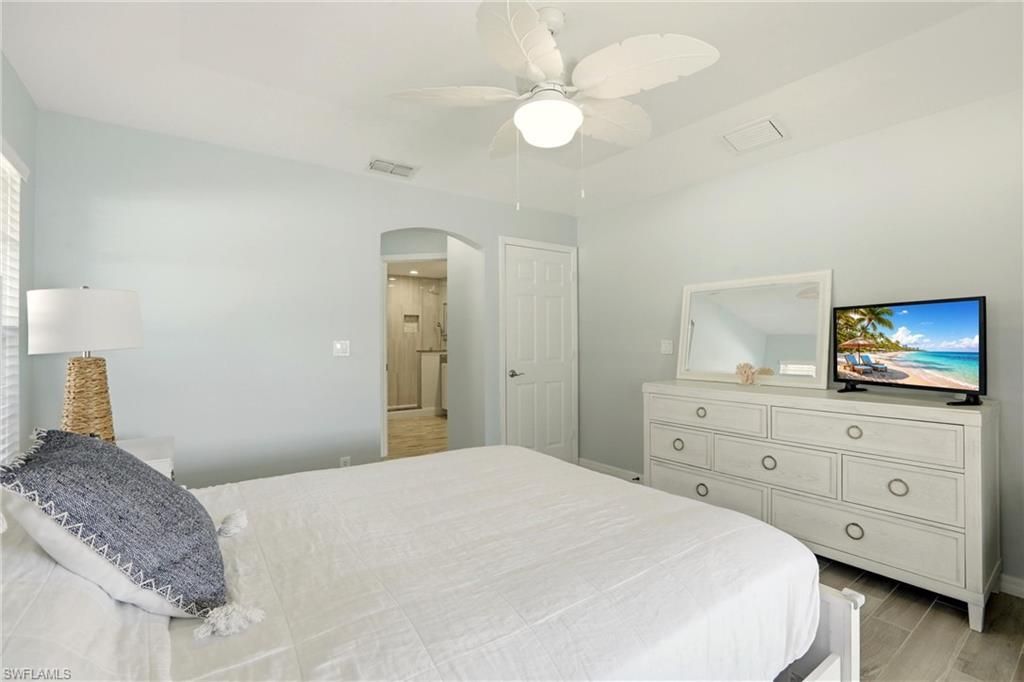 4282 Longshore Way N, Naples, FL 34119 Photo
