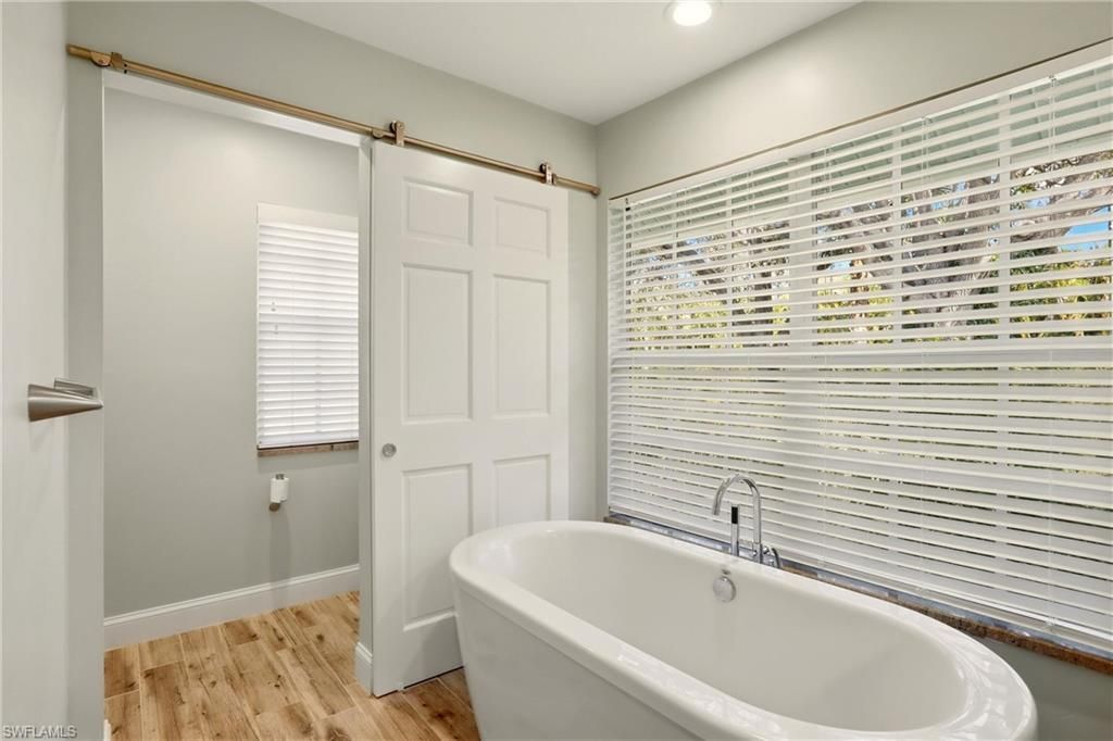 4282 Longshore Way N, Naples, FL 34119 Photo