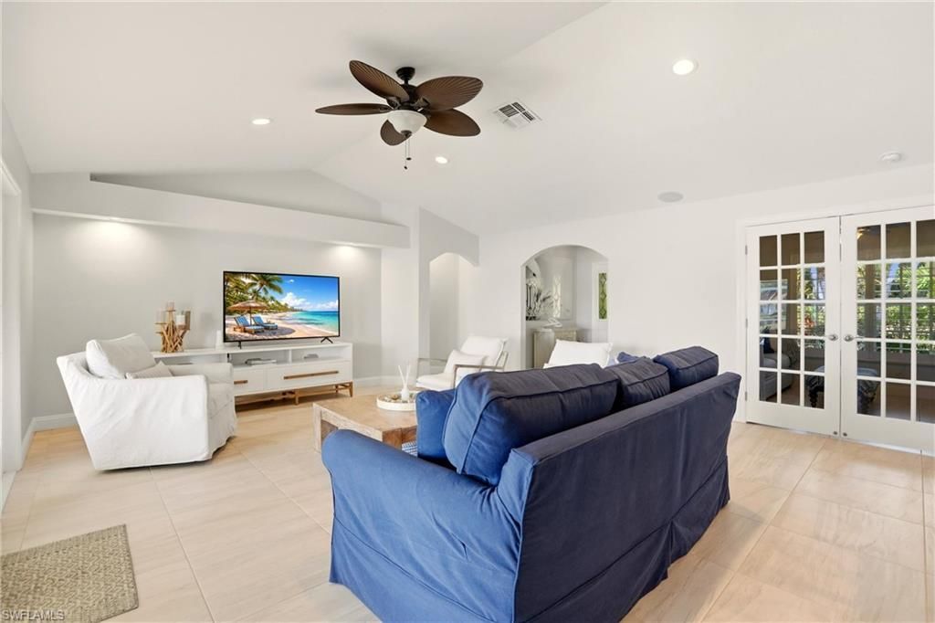 4282 Longshore Way N, Naples, FL 34119 Photo