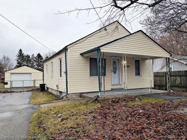 2074 N Center Road, Burton, MI 48509