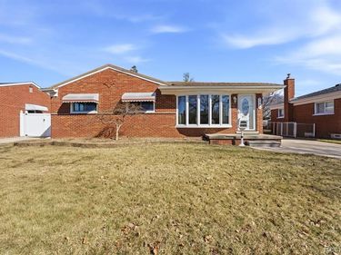 3345 Maidstone Street, Trenton, MI 48183